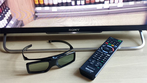 Stand, 3D glasses & remote