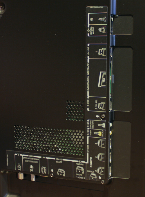 Rear connections on Toshiba 47VL863B