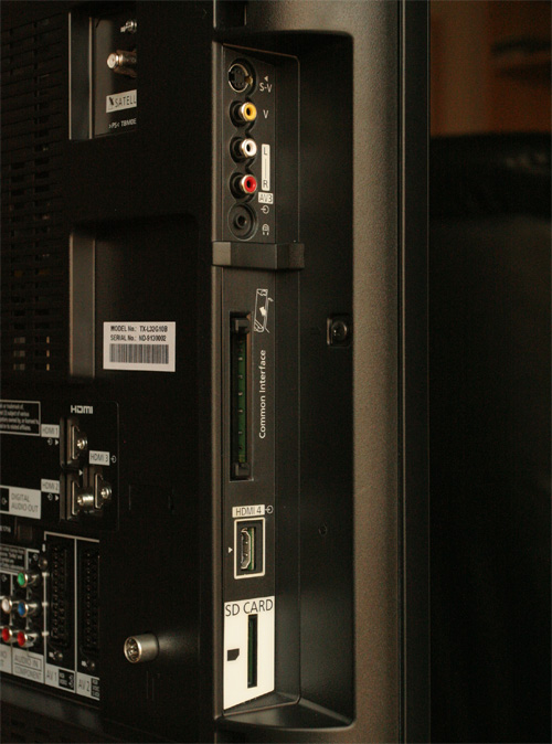 Side connections on Panasonic TX-L32G10