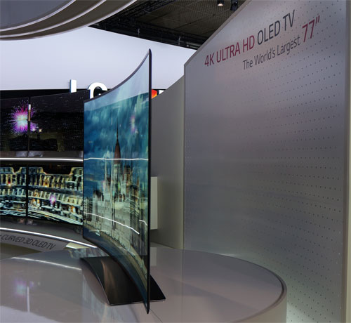 LG Stuns IFA 2013 Crowd With 77-Inch Curved 4K OLED TV